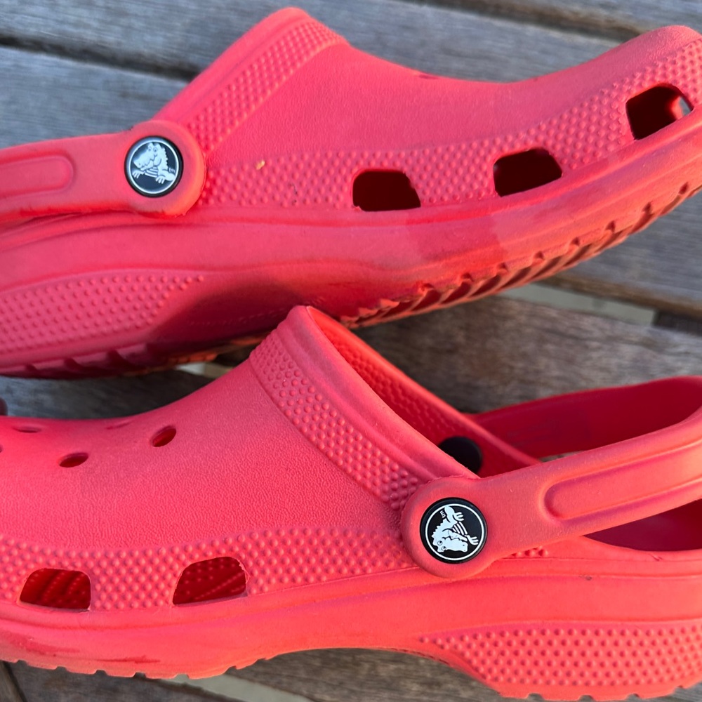 Red Crocs- used - Picture 8 of 8